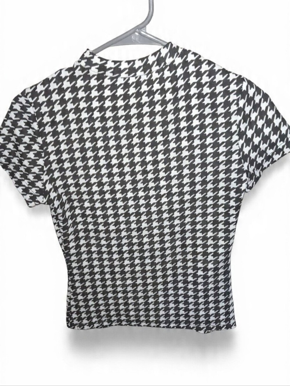 SHEIN Black and White Houndstooth Short Sleeve Top